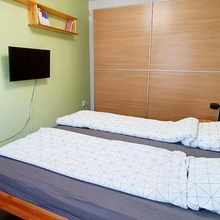 982 - Balatonoszoedi Hullam Uedueloparkban Emeleti Vizparti Kiado