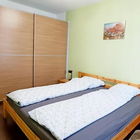 982 - Balatonoszoedi Hullam Uedueloparkban Emeleti Vizparti Kiado * بالاتونوشود